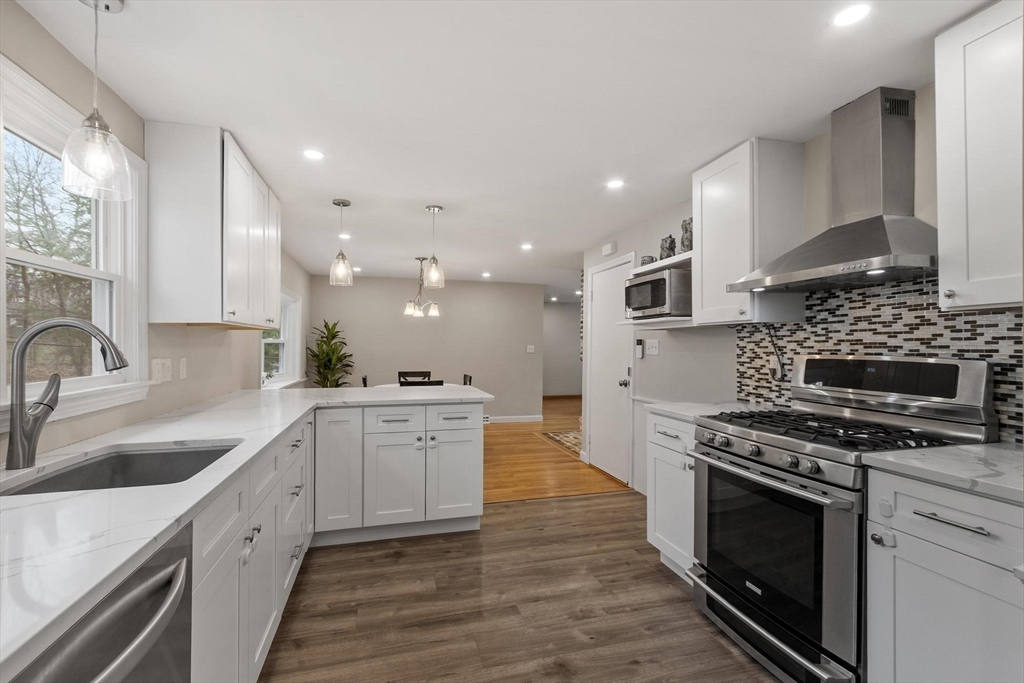 23 Monument Hill Road Chelmsford, MA 01824 - Photo 10 of 33