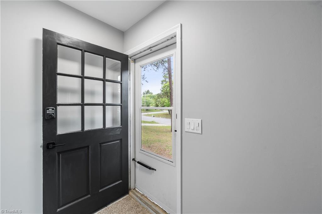 802 Miriam Avenue High Point, NC 27263 - Photo 10 of 33