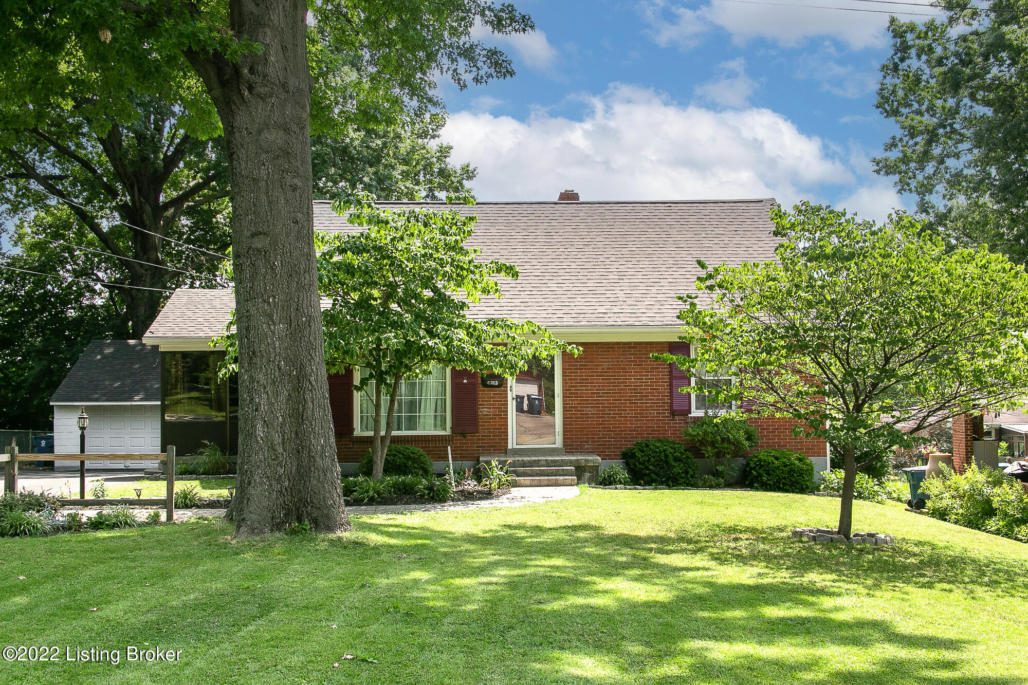 4313 Milldaun Road Louisville, KY 40213 - Photo 3 of 45 4313 Milldaun Rd-3