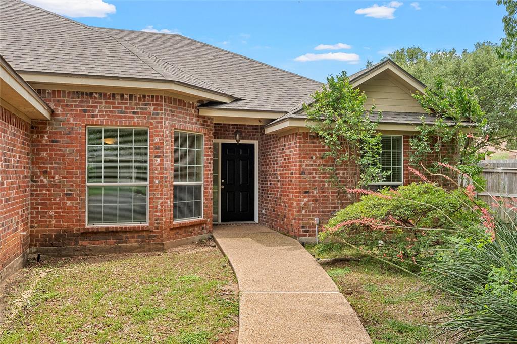 10413 Granada Drive Waco, TX 76708 - Photo 2 of 25