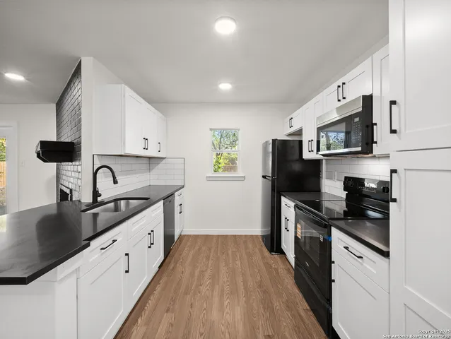 $249,900 | 822 Robinair Drive, San Antonio, TX 78245