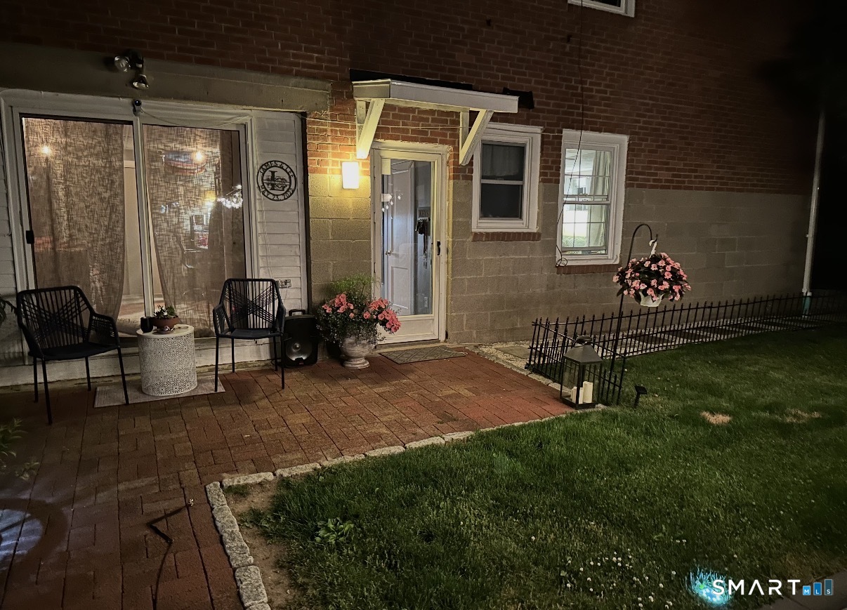 469 Bantam Road, Unit 2 Litchfield, CT 06759 - Photo 15 of 16 Private entrance