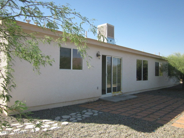 70 Círculo Cortez Rio Rico, AZ 85648 - Photo 5 of 13 a front view of a house with balcony
