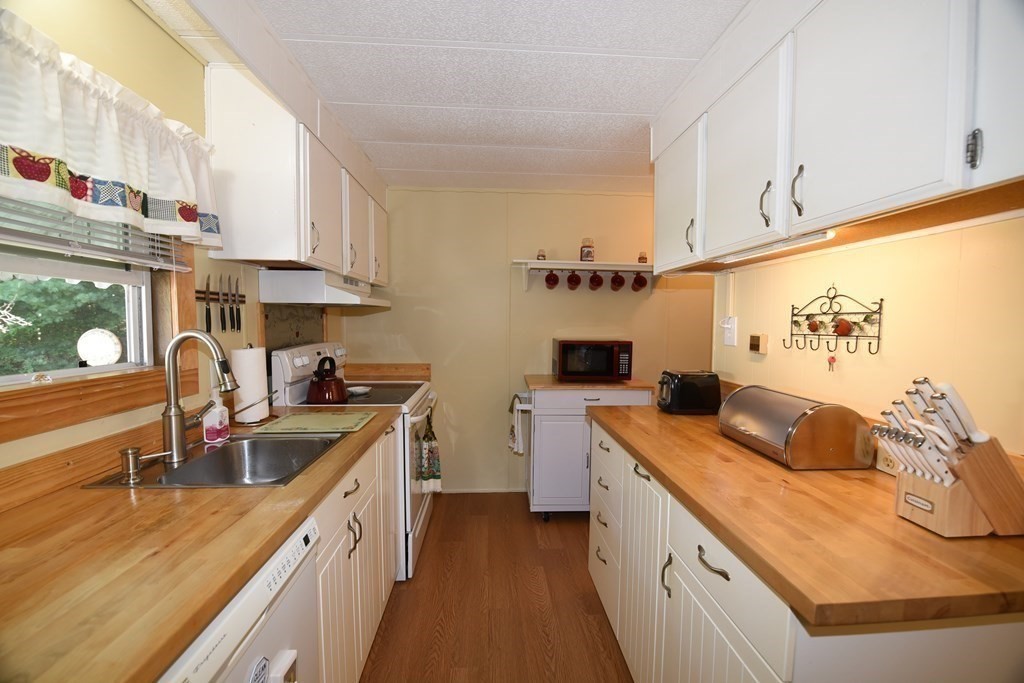 56 Hickory Road Taunton, MA 02780 - Photo 14 of 29 Gallery Image 14