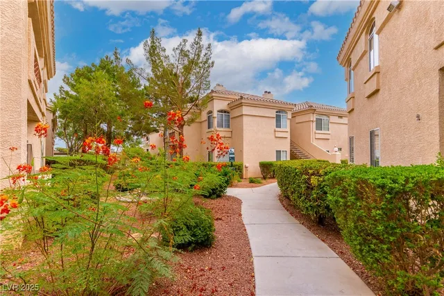 $1,595 | 7400 West Flamingo Road, Unit 2006, Las Vegas, NV 89147