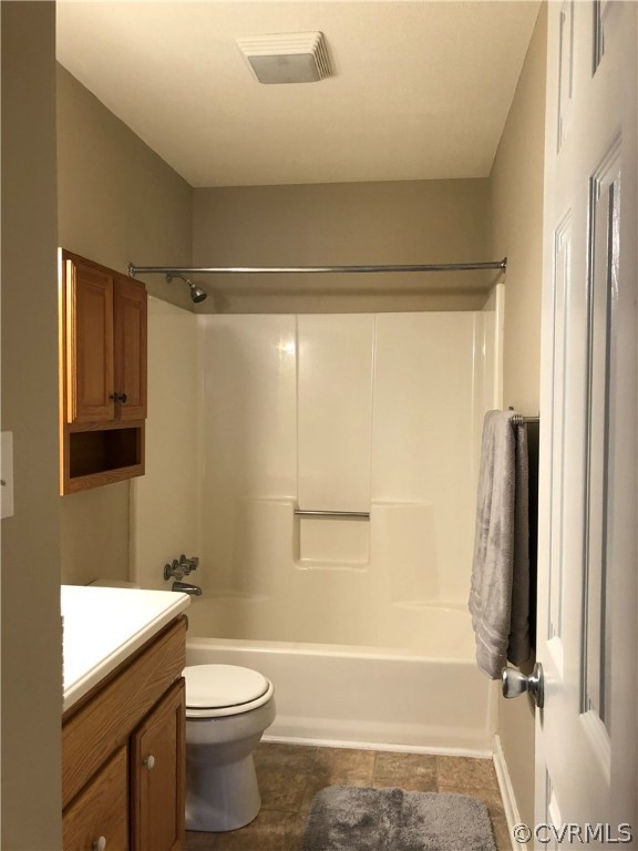 7721 Deer Run Road New Kent, VA 23124 - Photo 9 of 22 a bathroom with a toilet a sink and bathtub