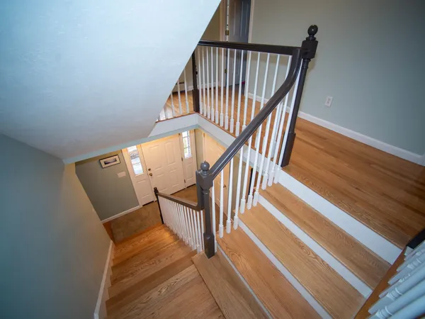 $879,900 | 28 Fieldstone Drive, Dover, NH 03820