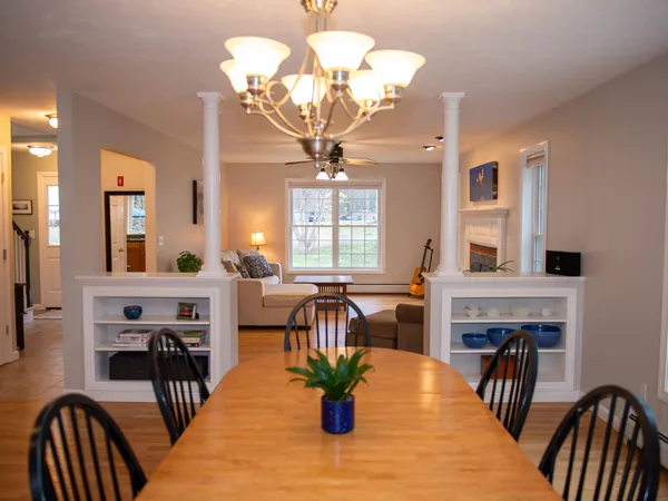 $879,900 | 28 Fieldstone Drive, Dover, NH 03820