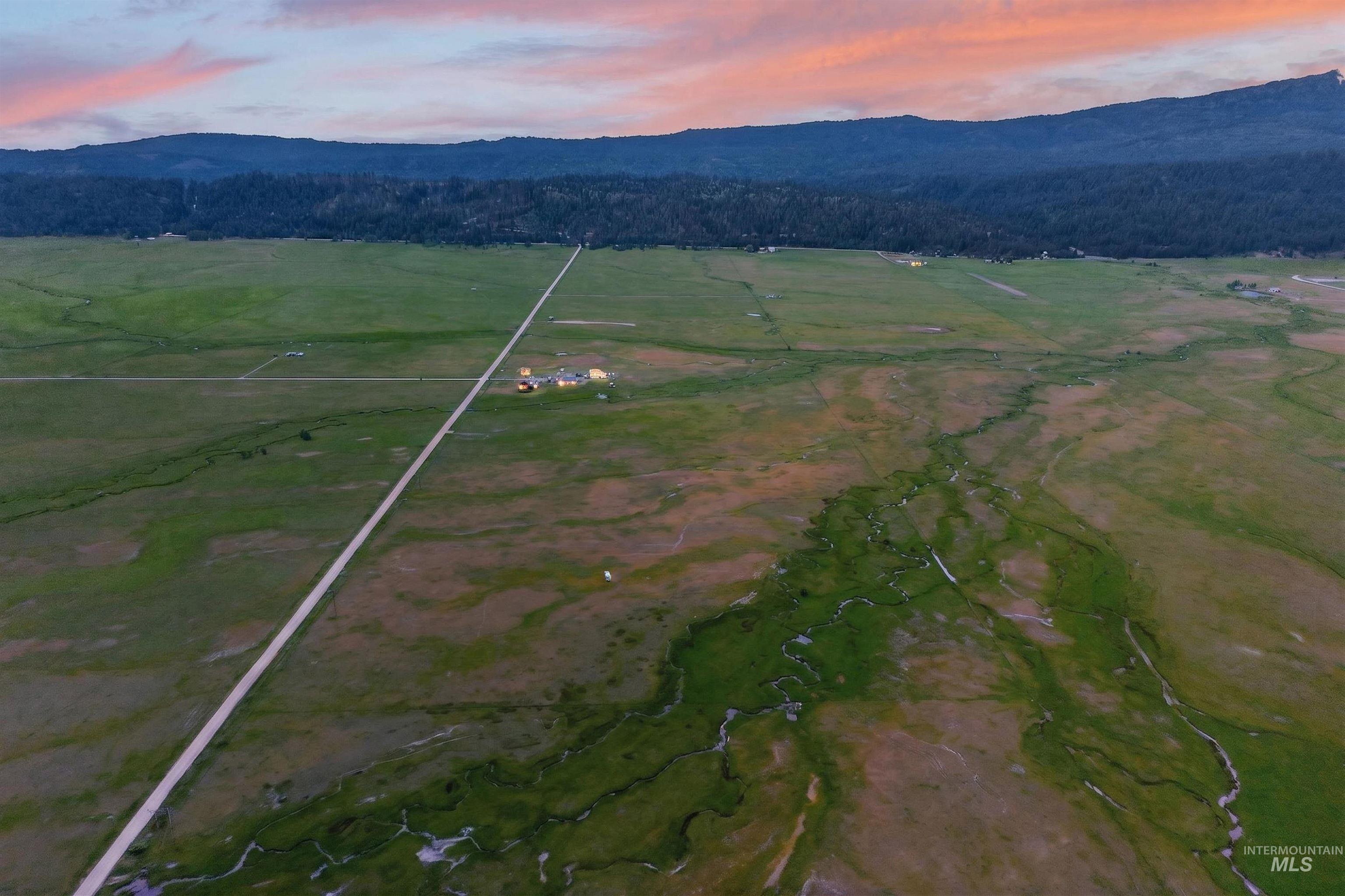 17 Gray Lane Cascade, ID 83611 - Photo 11 of 18