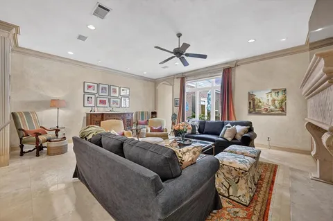 $679,000 | 4627 Collinwood Avenue, Fort Worth, TX 76107