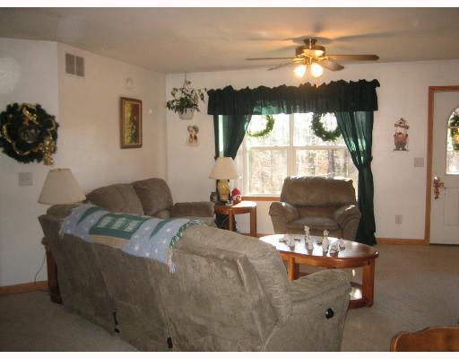1017 Paden Road Irwin, PA 15642 - Photo 7 of 8 Living Room.