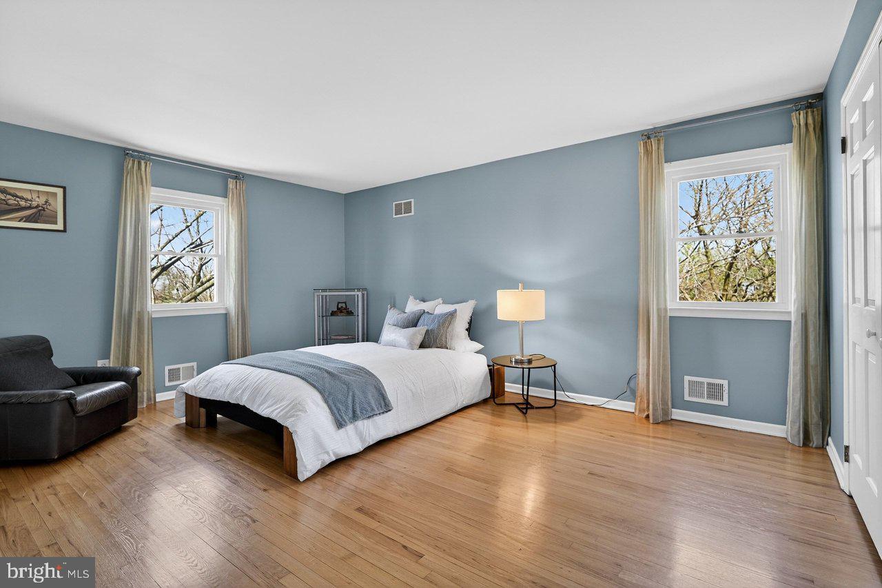101 Mill Pond Road Belle Mead, NJ 08502 - Photo 20 of 29 Bedroom #4 with Hardwood Floors