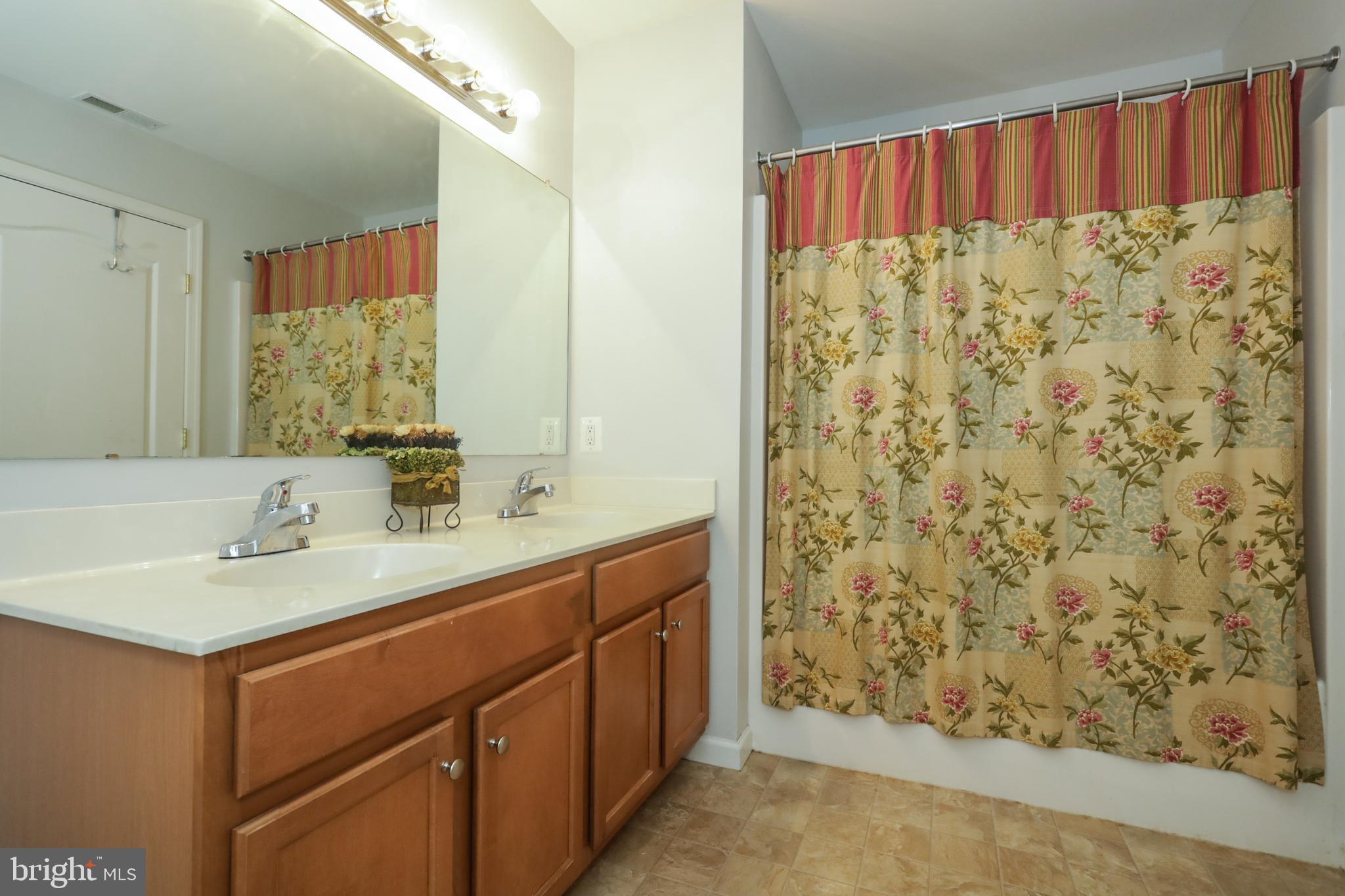 106 Rothwell Road Wilmington, DE 19805 - Photo 17 of 26 Master Bath