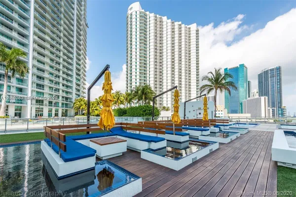 $5,000 | 92 Southwest 3rd Street, Unit 2510, Miami, FL 33130