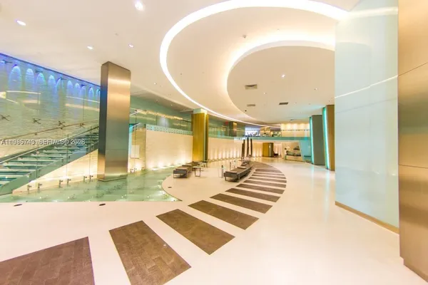 $5,000 | 92 Southwest 3rd Street, Unit 2510, Miami, FL 33130