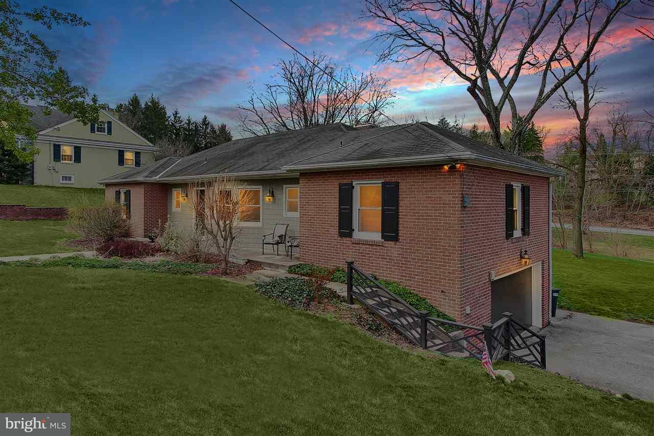 1520 Hillcroft Lane York, PA 17403 - Photo 1 of 26