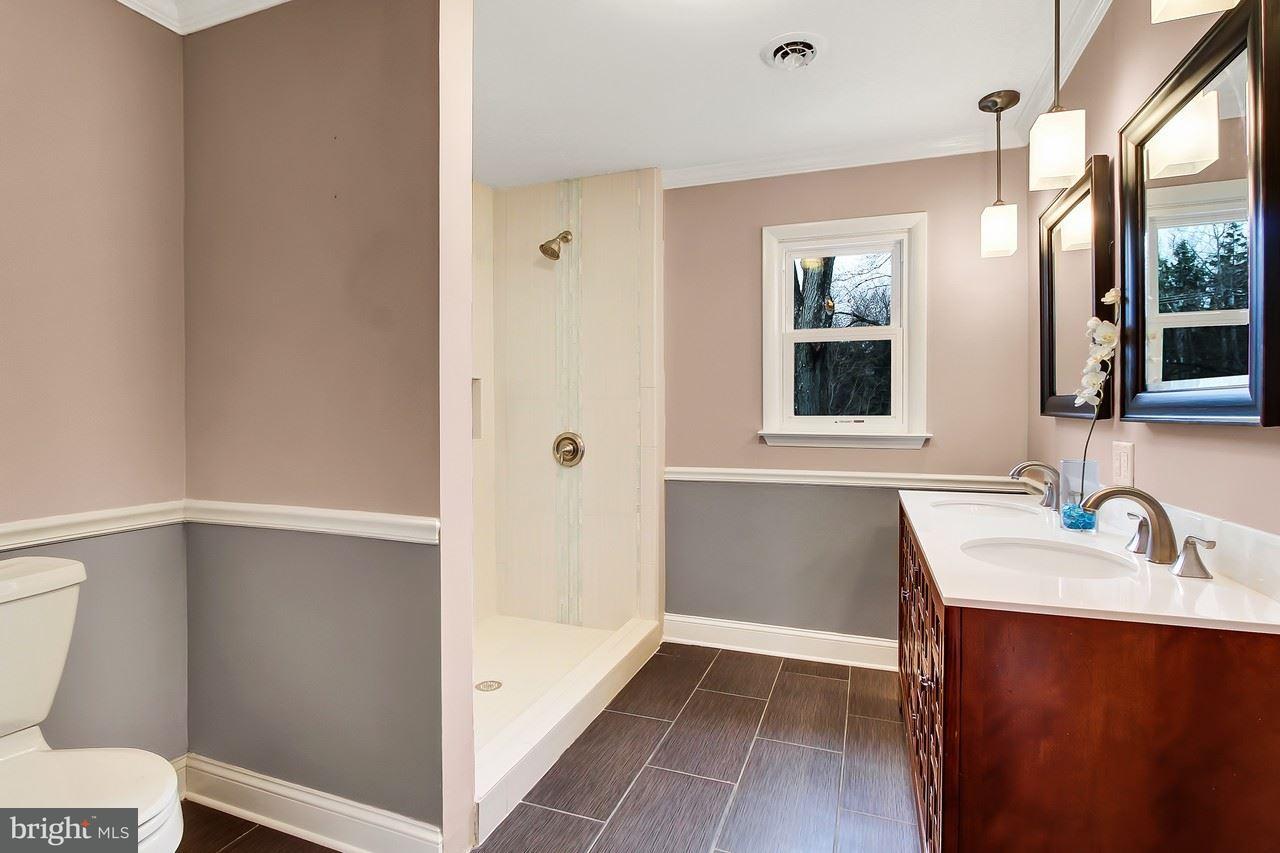 1520 Hillcroft Lane York, PA 17403 - Photo 12 of 26