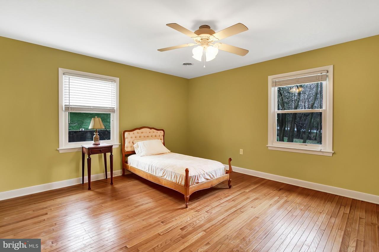 1520 Hillcroft Lane York, PA 17403 - Photo 13 of 26