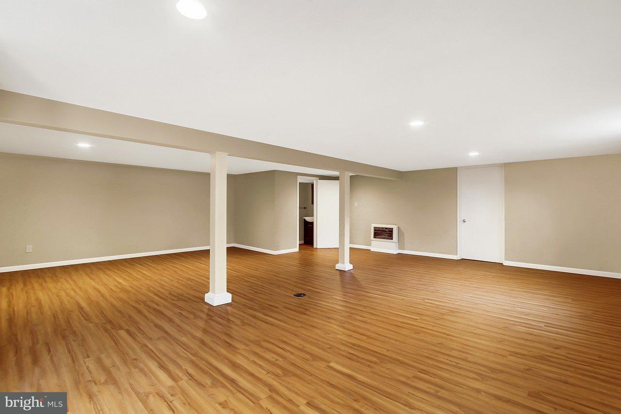 1520 Hillcroft Lane York, PA 17403 - Photo 16 of 26