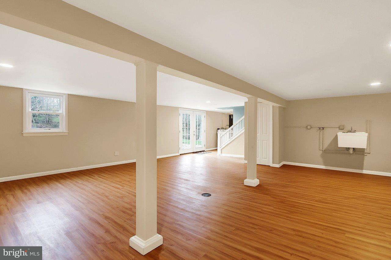 1520 Hillcroft Lane York, PA 17403 - Photo 17 of 26