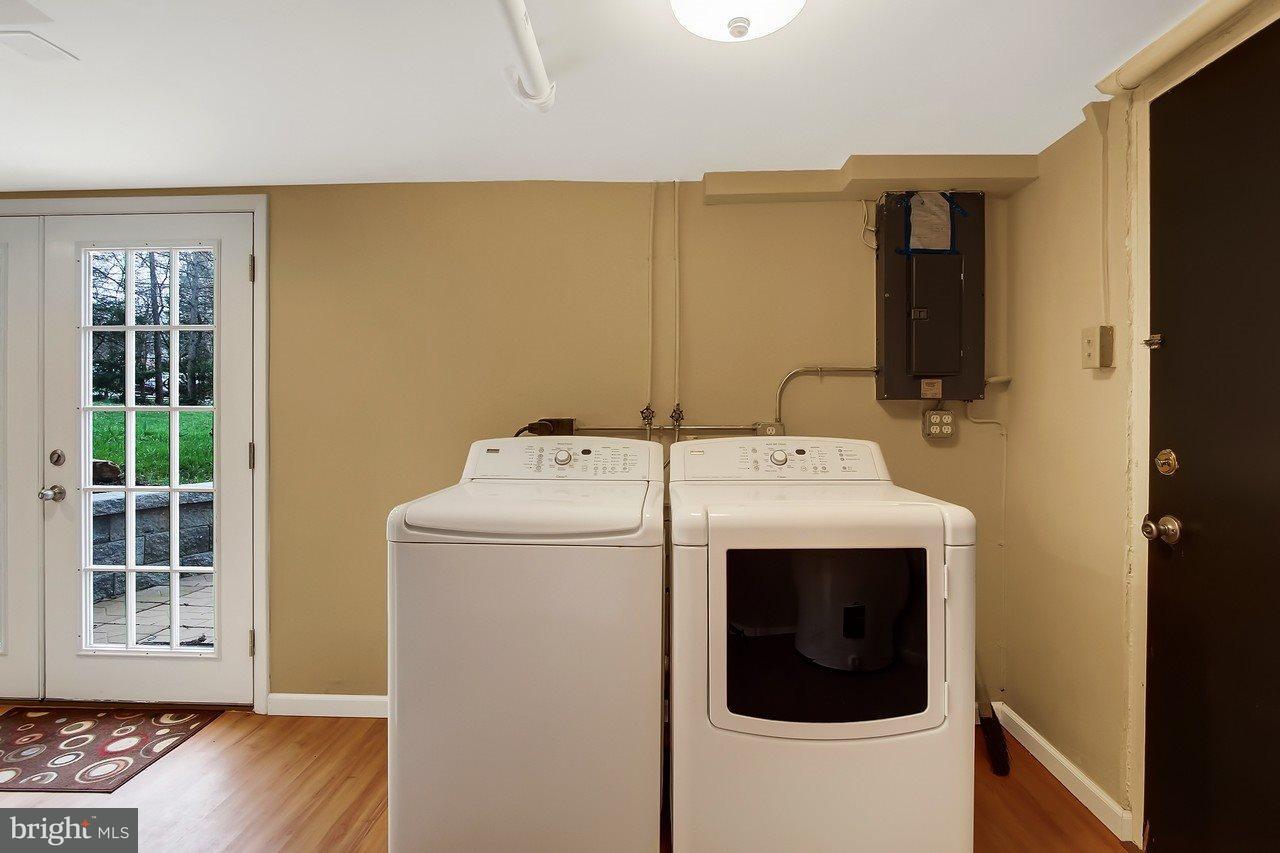 1520 Hillcroft Lane York, PA 17403 - Photo 19 of 26