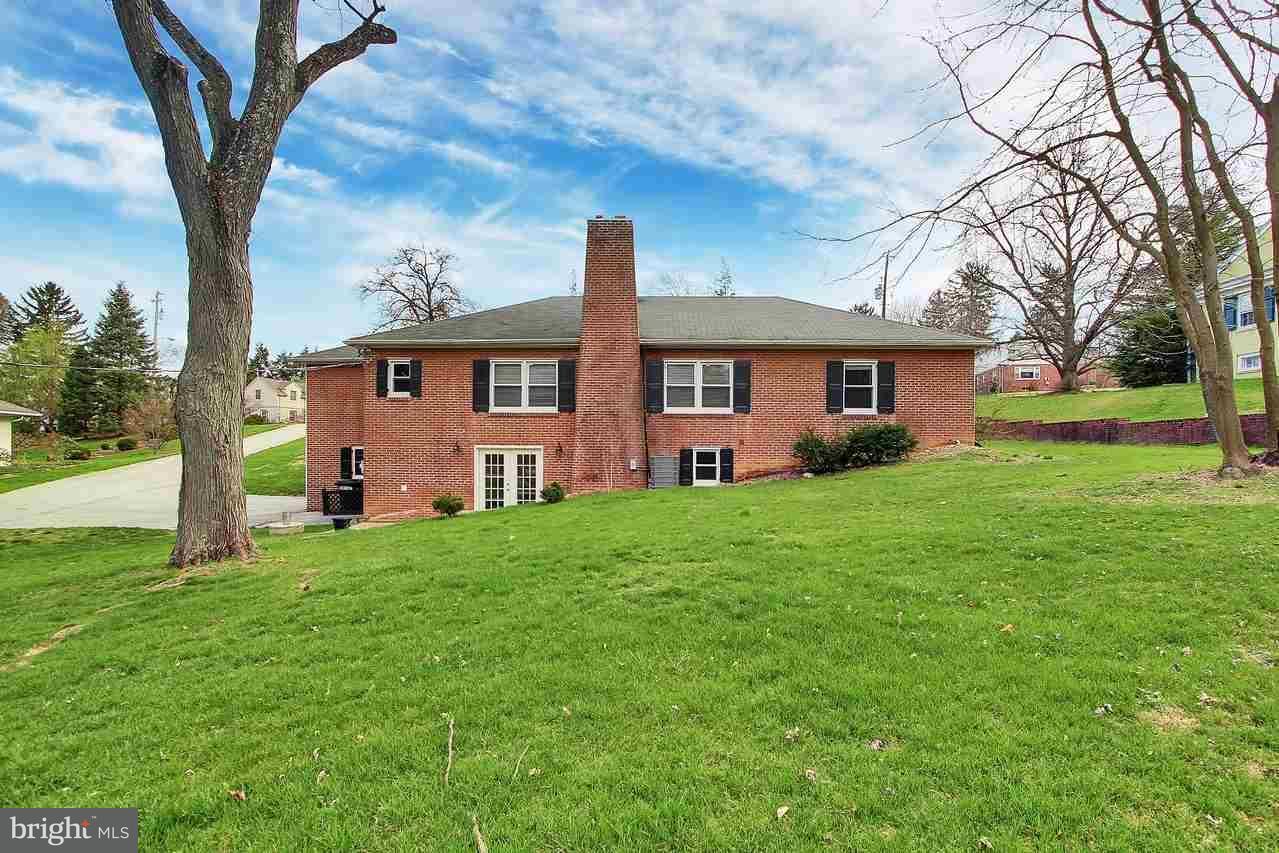 1520 Hillcroft Lane York, PA 17403 - Photo 22 of 26