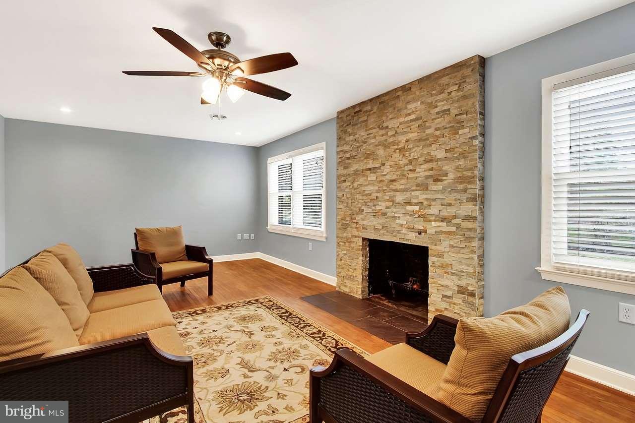 1520 Hillcroft Lane York, PA 17403 - Photo 4 of 26