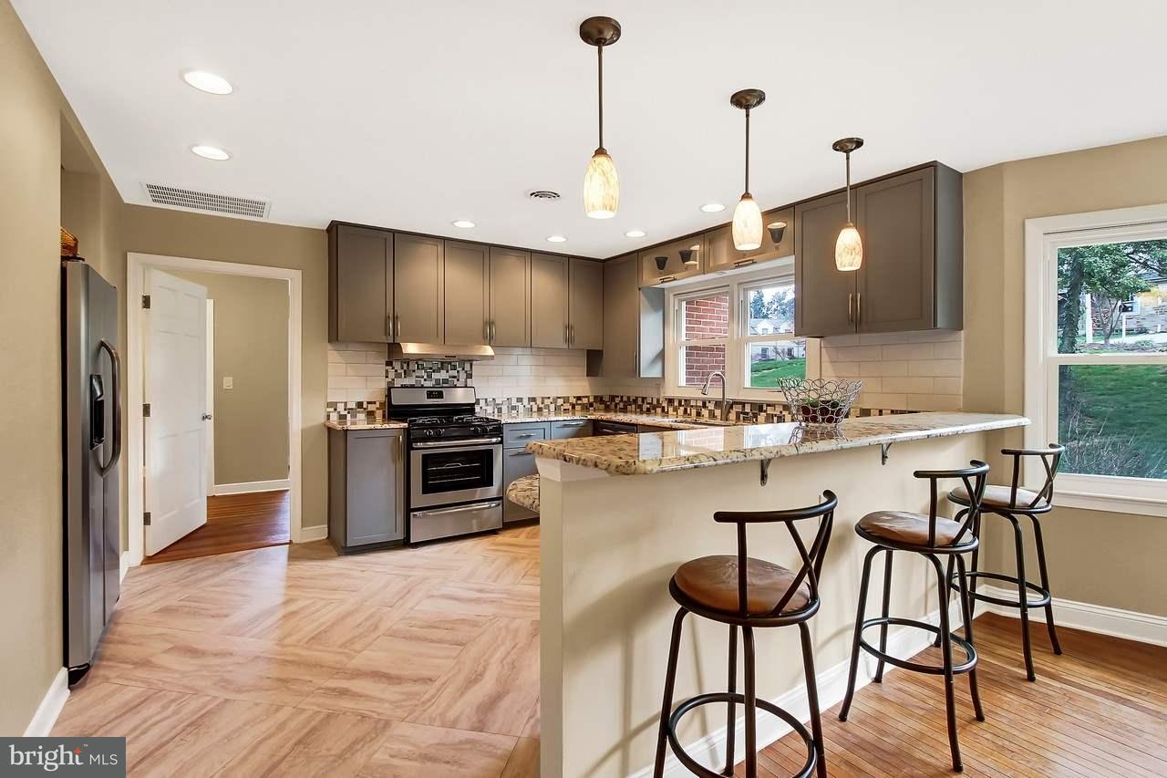 1520 Hillcroft Lane York, PA 17403 - Photo 6 of 26