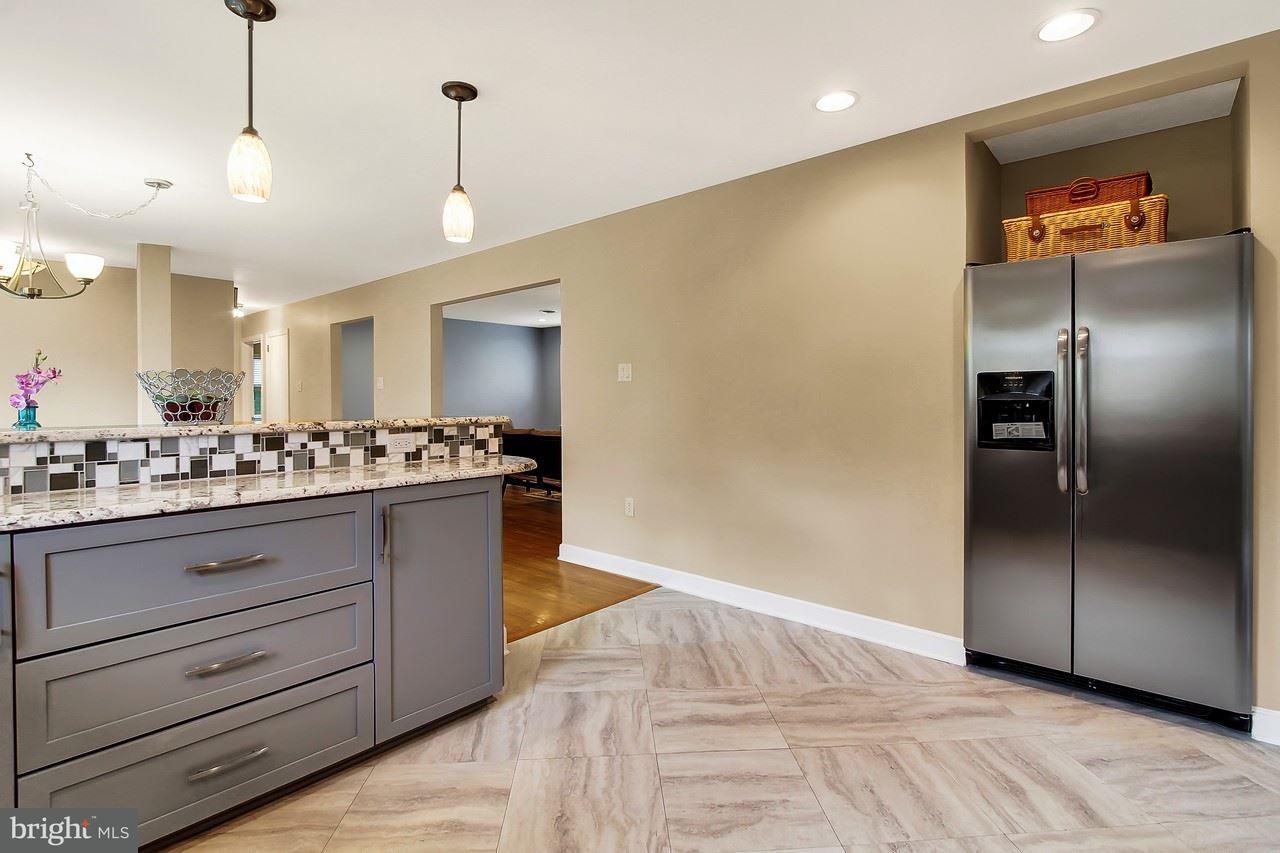 1520 Hillcroft Lane York, PA 17403 - Photo 8 of 26