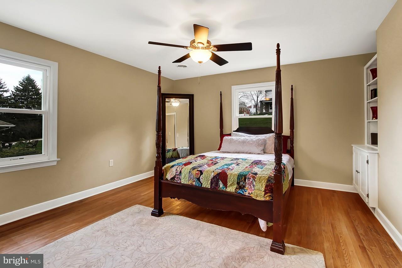 1520 Hillcroft Lane York, PA 17403 - Photo 10 of 26