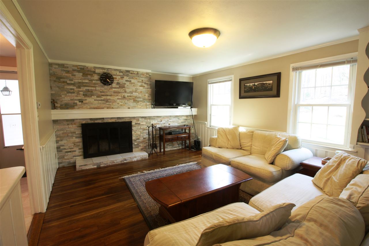 185 South Merrimack Road Hollis, NH 03049 - Photo 8 of 23