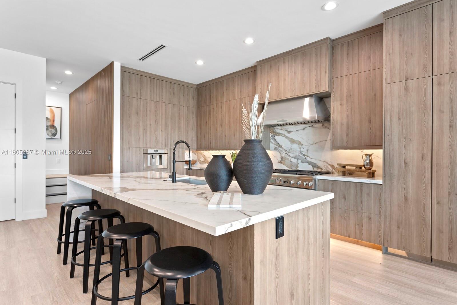 17059 Dolphin Drive St. Petersburg, FL 33708 - Photo 7 of 70