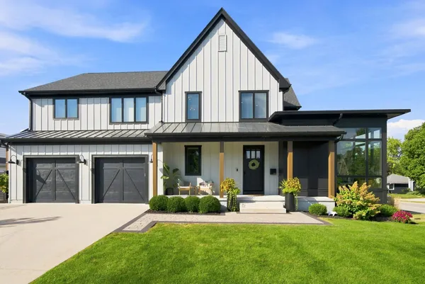 $2,025,000 | 323 East 3rd Street, Elmhurst, IL 60126