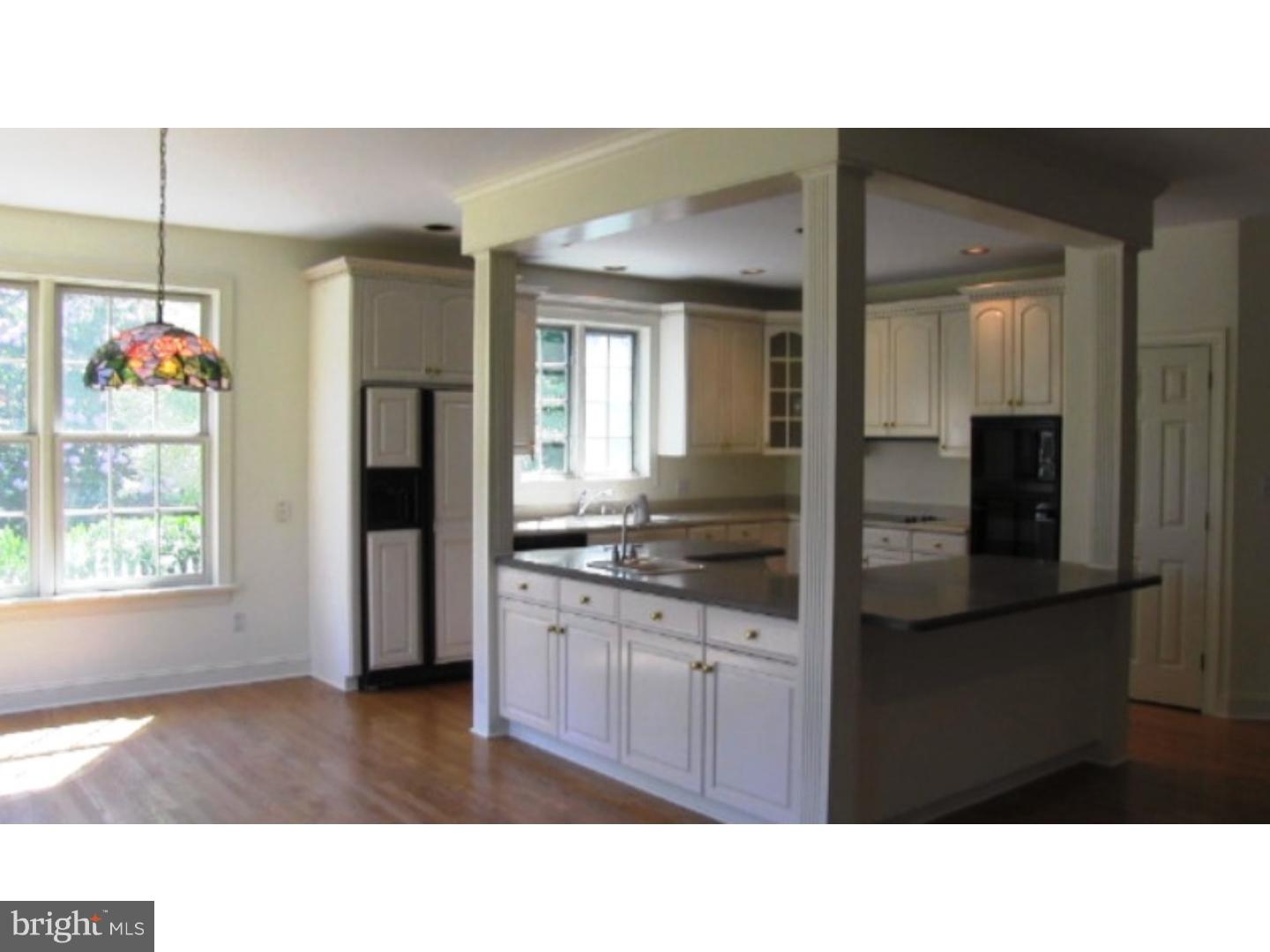 135 Woodhill Road Upper Makefield, PA 18940 - Photo 10 of 24 Kitchen