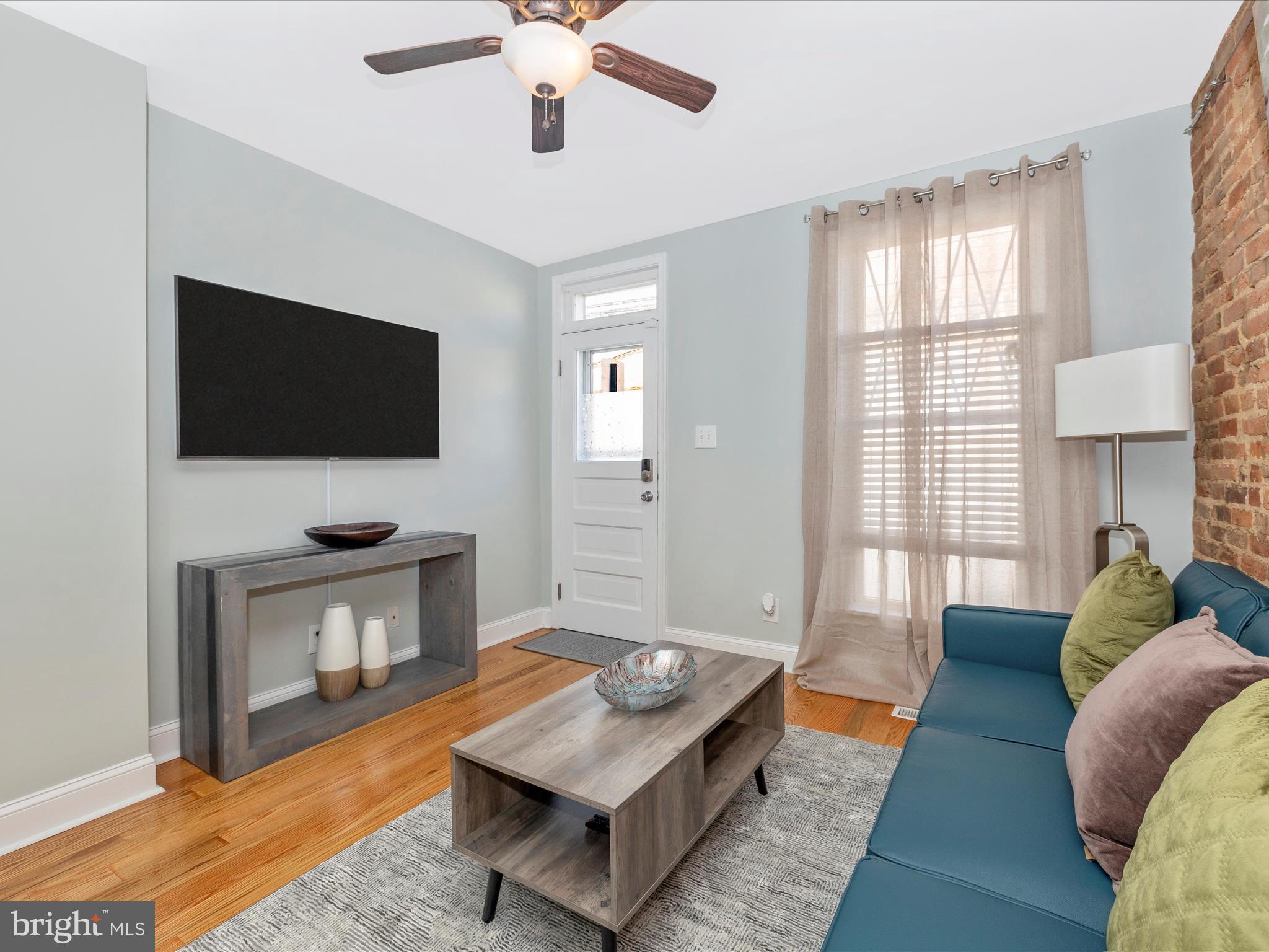252 East 7th Street Frederick, MD 21701 - Photo 5 of 24 Living Room