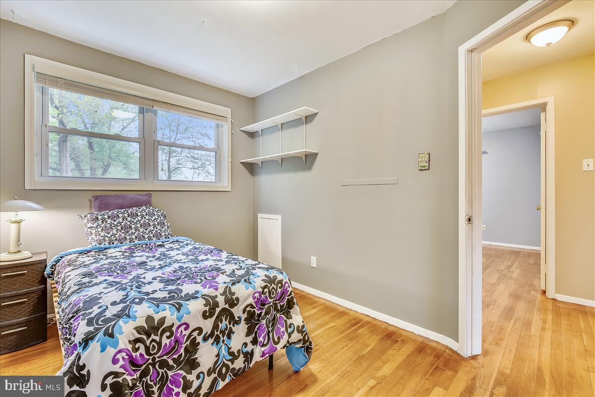 508 Woodburn Road Rockville, MD 20851 - Photo 13 of 26 Bedroom 3