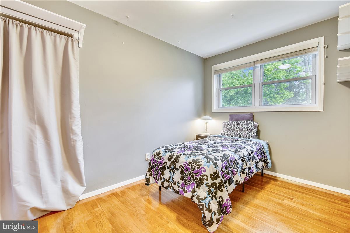 508 Woodburn Road Rockville, MD 20851 - Photo 14 of 26 Bedroom 3