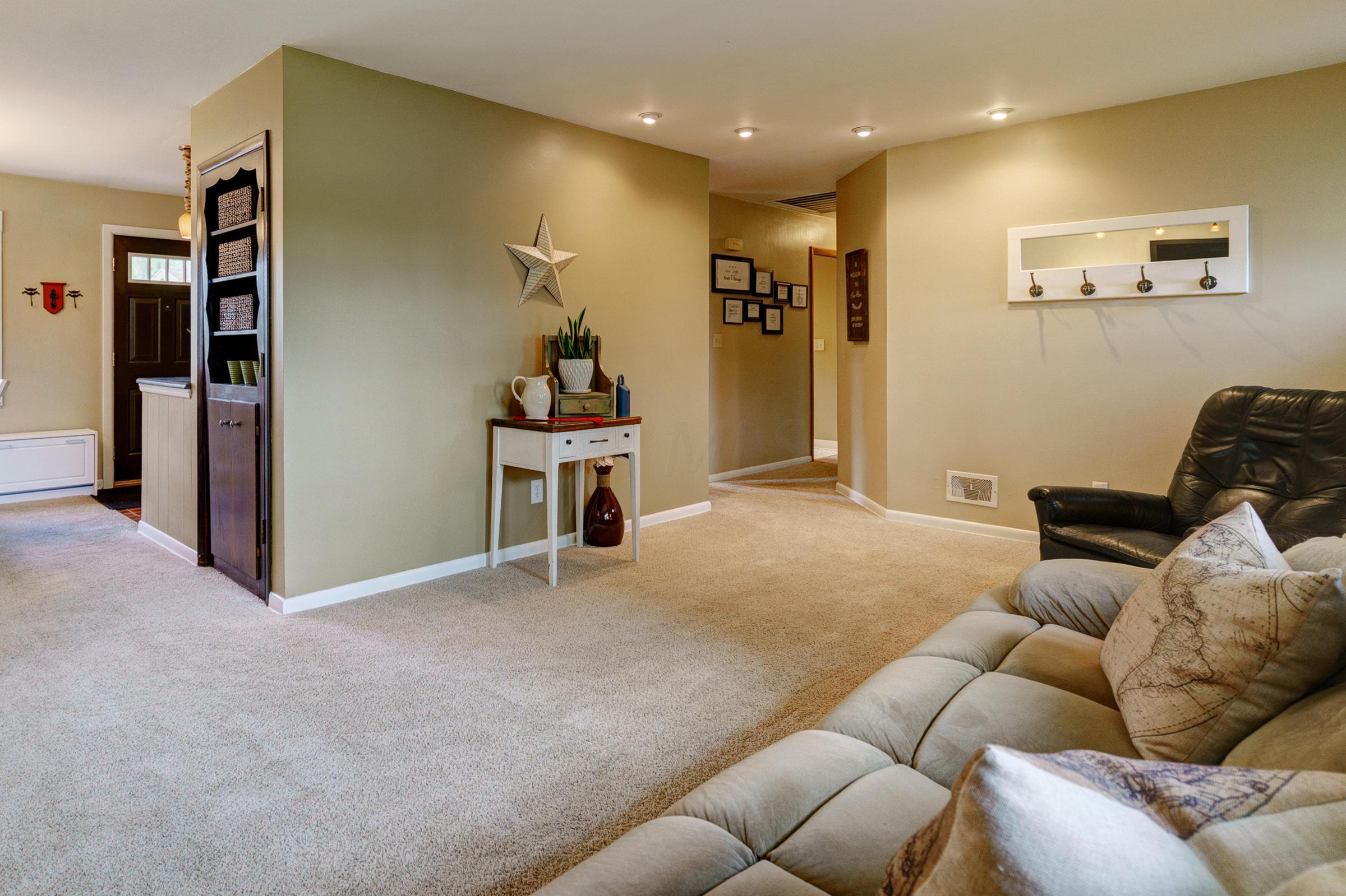2453 Zollinger Road Columbus, OH 43221 - Photo 6 of 30 Gallery Image 6