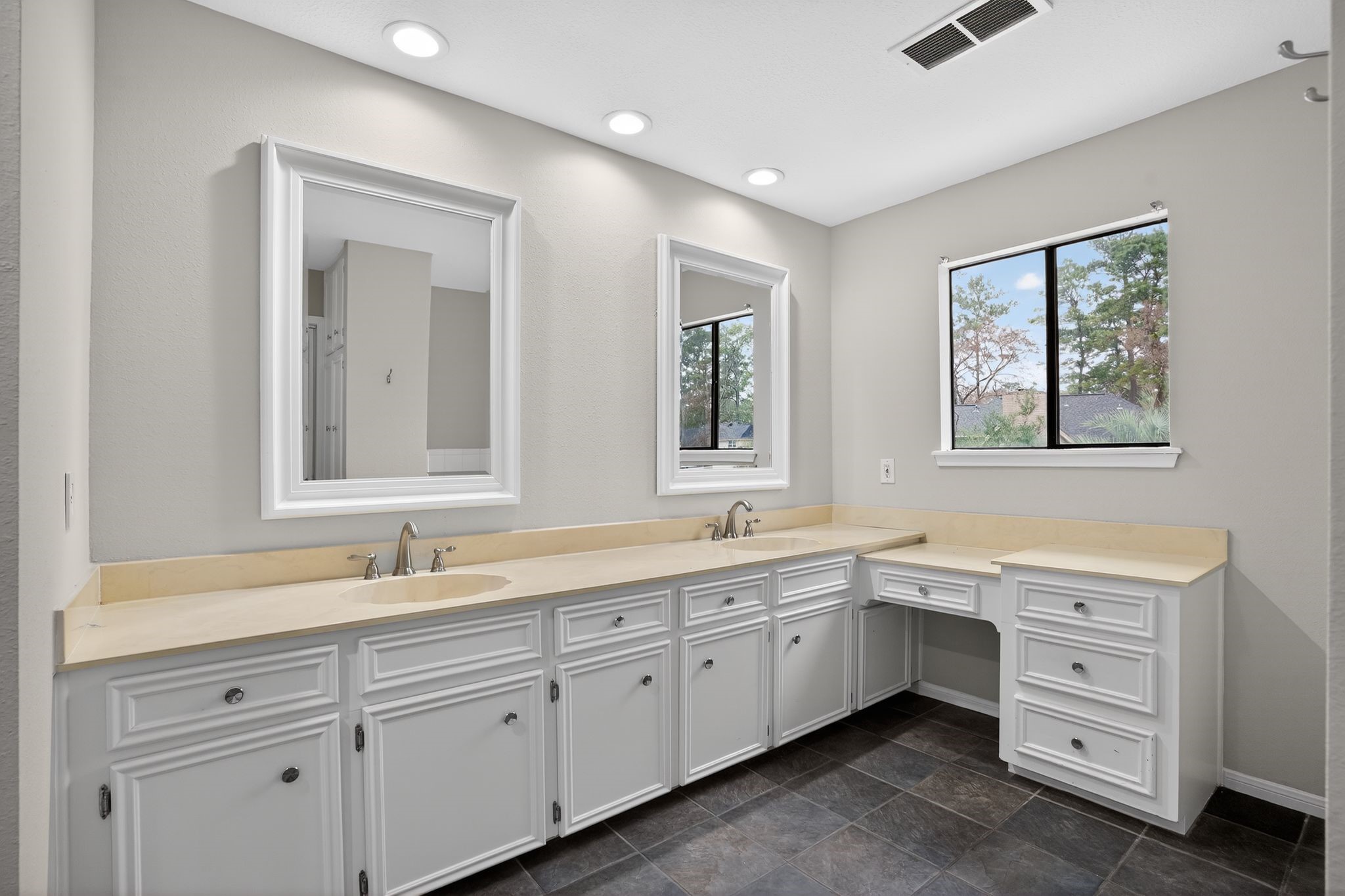 6506 Jadecrest Drive Spring, TX 77389 - Photo 24 of 31 large primary bathroom with windows