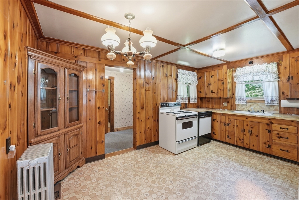 17 East Howe Street Orange, MA 01364 - Photo 11 of 34