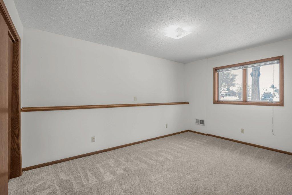 730 Menke Circle Shakopee, MN 55379 - Photo 15 of 25