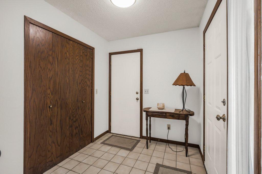 730 Menke Circle Shakopee, MN 55379 - Photo 2 of 25