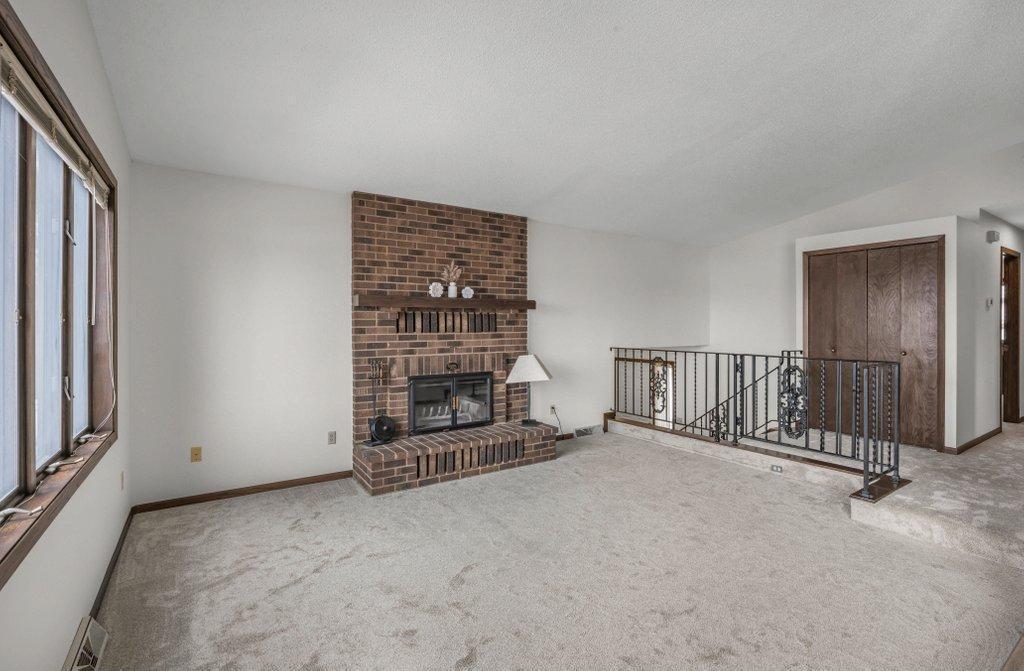 730 Menke Circle Shakopee, MN 55379 - Photo 3 of 25