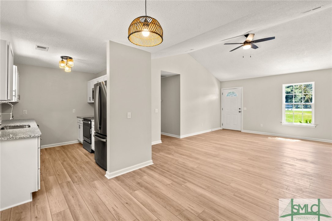 119 Rebel Estates Drive Springfield, GA 31329 - Photo 5 of 17 Gallery Image 5