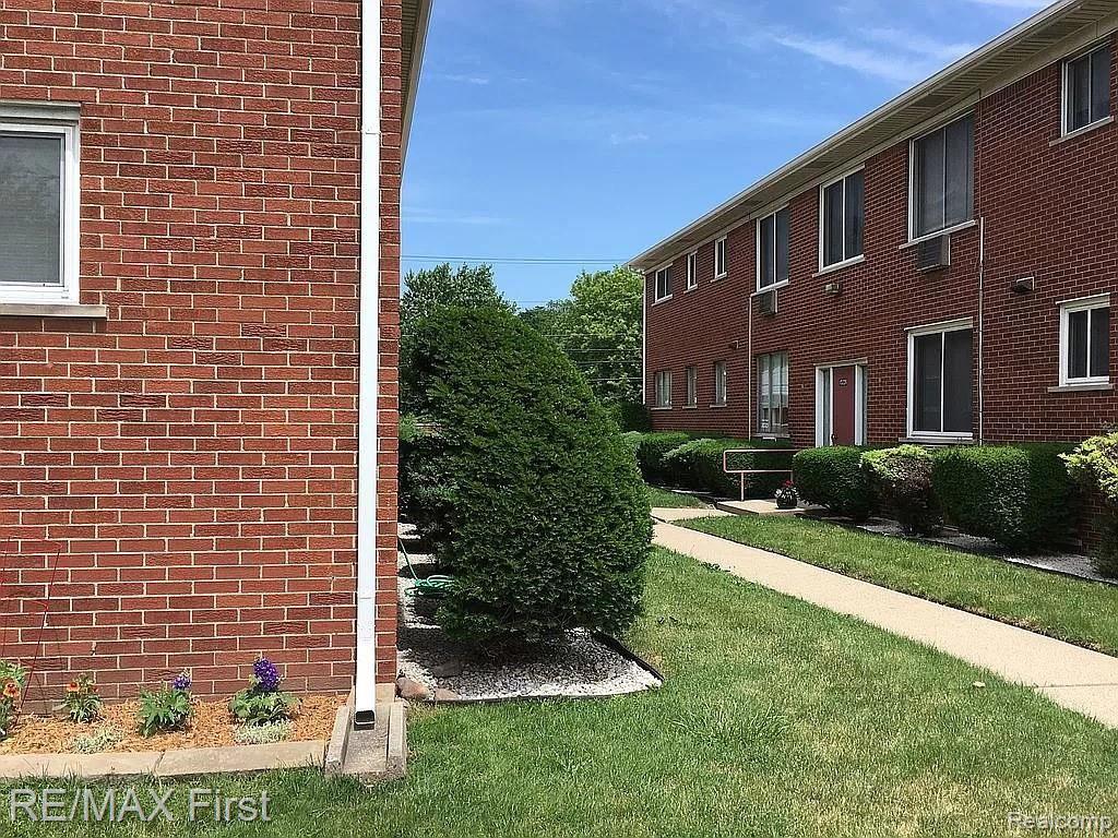 15219 East 9 Mile Road, Unit 7 Eastpointe, MI 48021 - Photo 2 of 13 5314dd6b7ed89640494ce94f93e64c29-uncropped_scaled_within_1536_1152.jpg