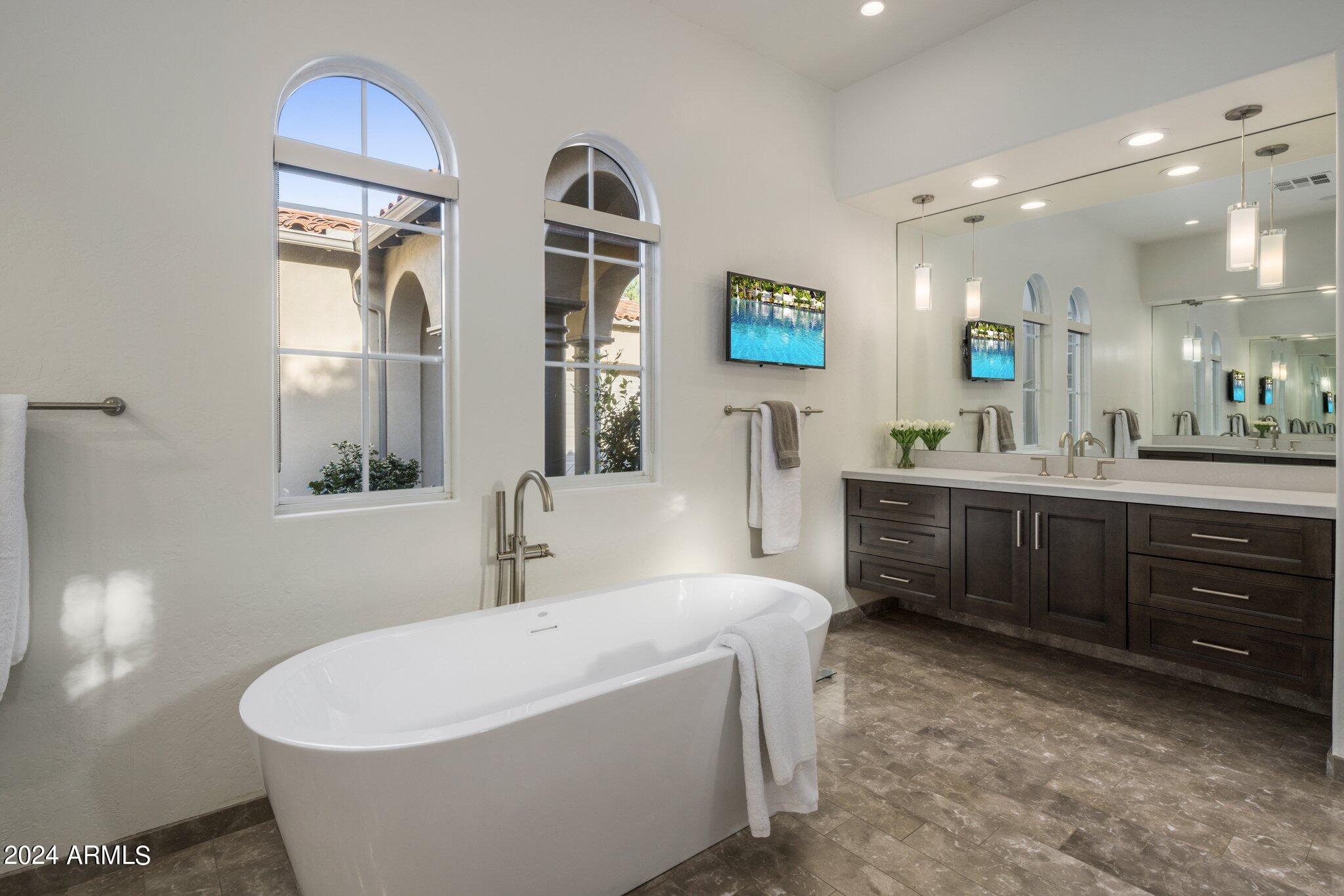 9528 East Mountain Spring Road Scottsdale, AZ 85255 - Photo 16 of 41 Primary Bath Soaking Tub