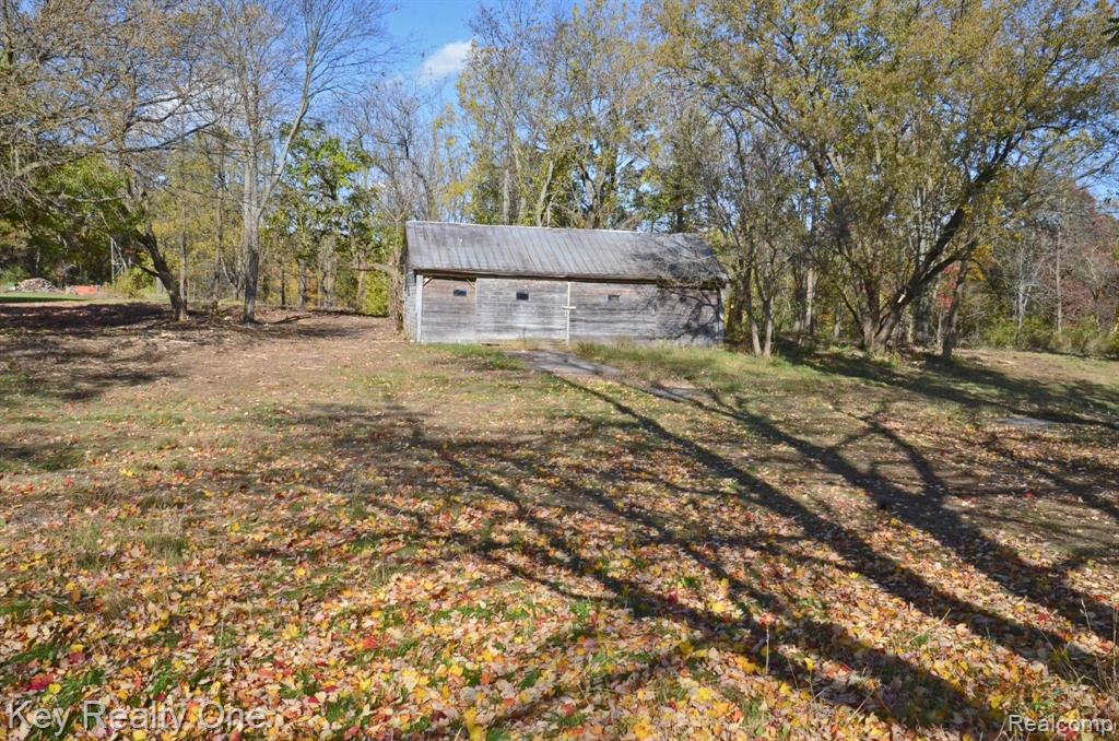 10700 Clark Road Davisburg, MI 48350 - Photo 18 of 23 Gallery Image 18