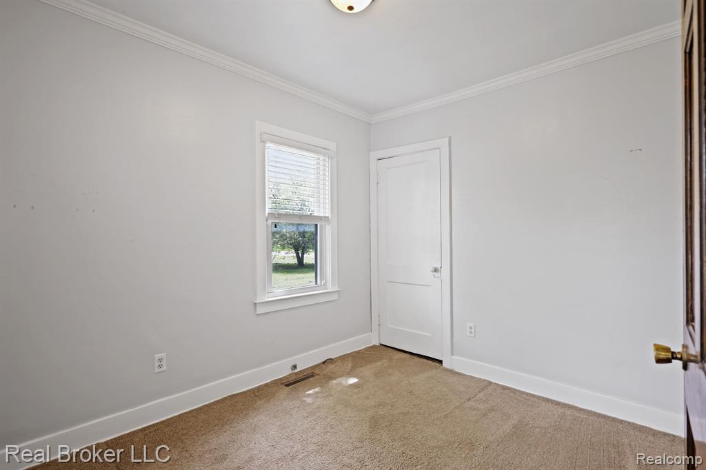 8007 Pettit Road Birch Run, MI 48415 - Photo 13 of 20