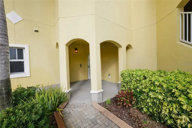 $310,000 | 3901 Serenade Lane, Unit 1, Lakeland, FL 33811