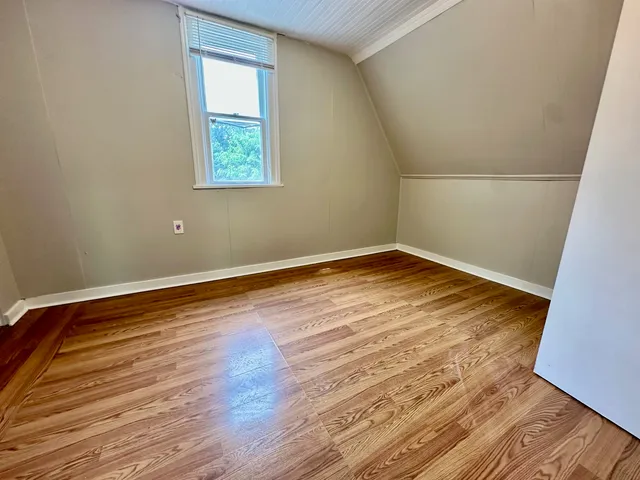 $250,000 | 50 Sheridan Street, Elgin, IL 60123